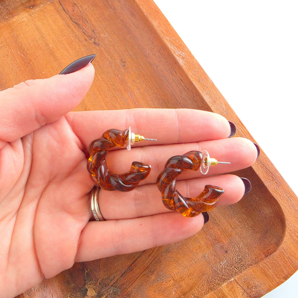 Amber Ramona Hoops