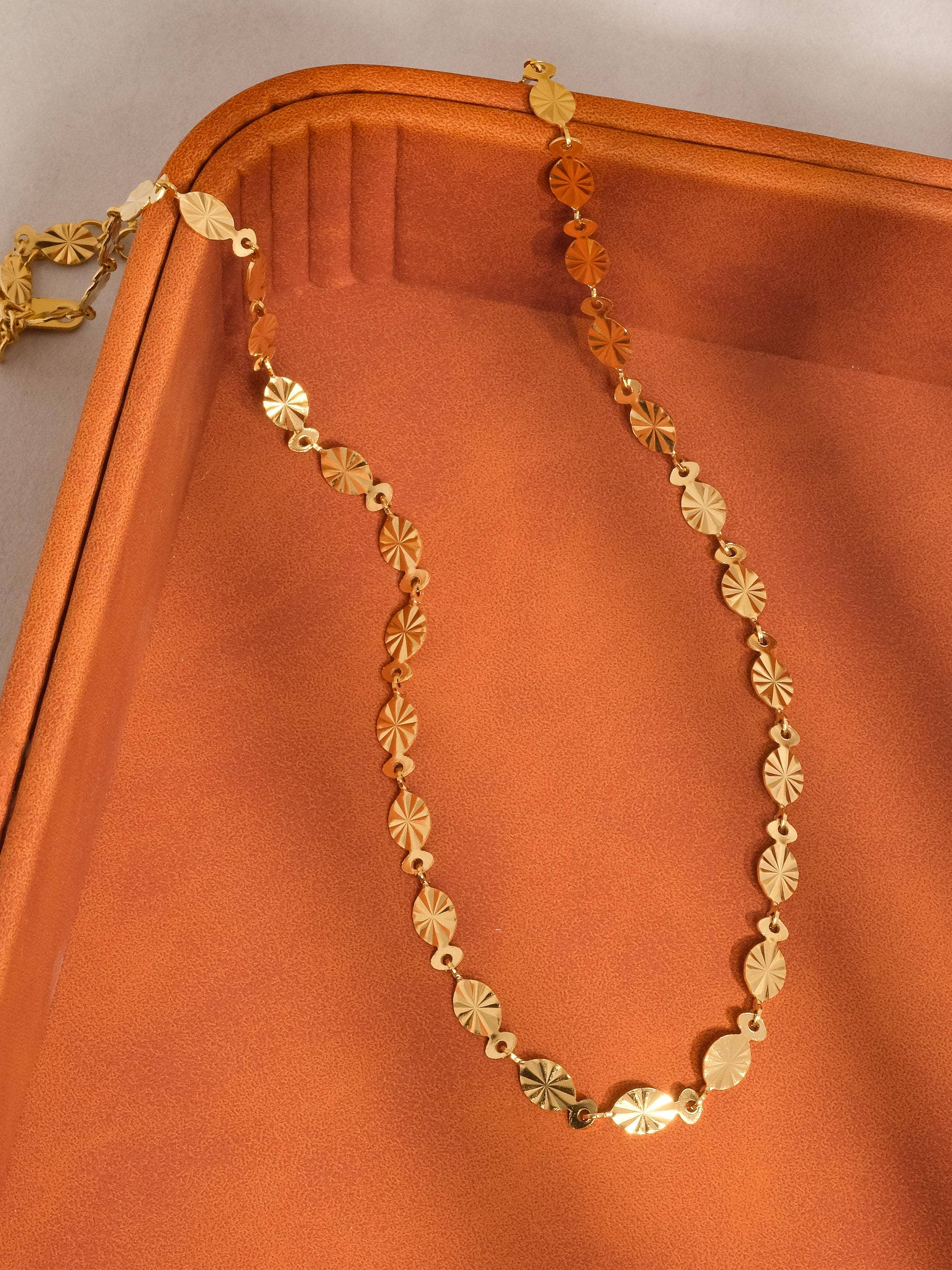 Yellow Gold Bise 18K Gold Non-Tarnish Classic Oval Chain Necklace