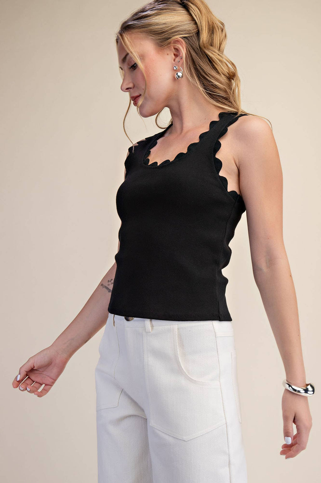 Black Scallop Wave Sleeveless