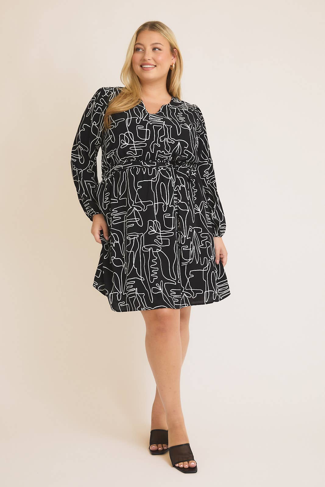 Plus Black & Ivory Abstract Long Sleeve Mini Dress