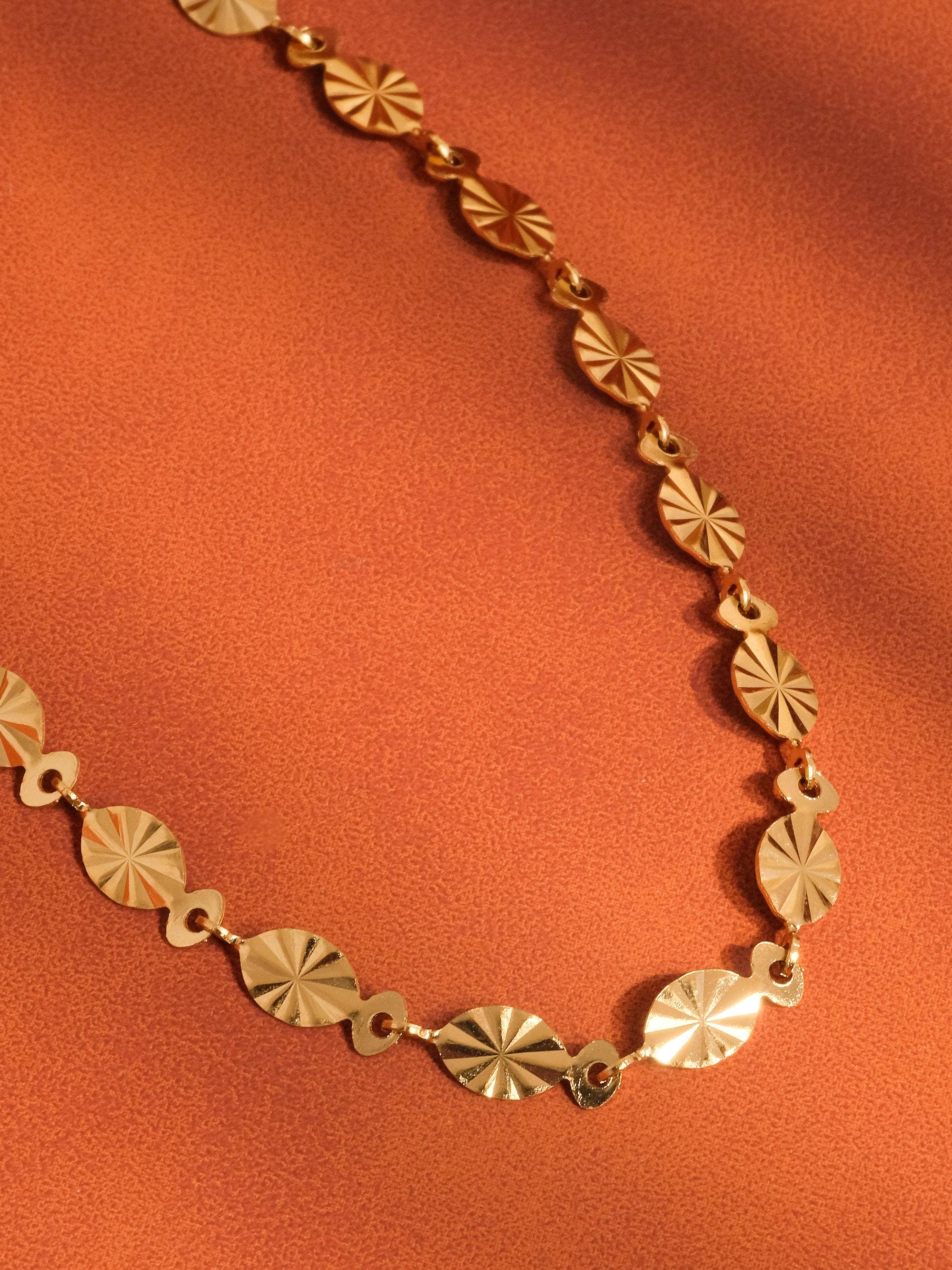 Yellow Gold Bise 18K Gold Non-Tarnish Classic Oval Chain Necklace