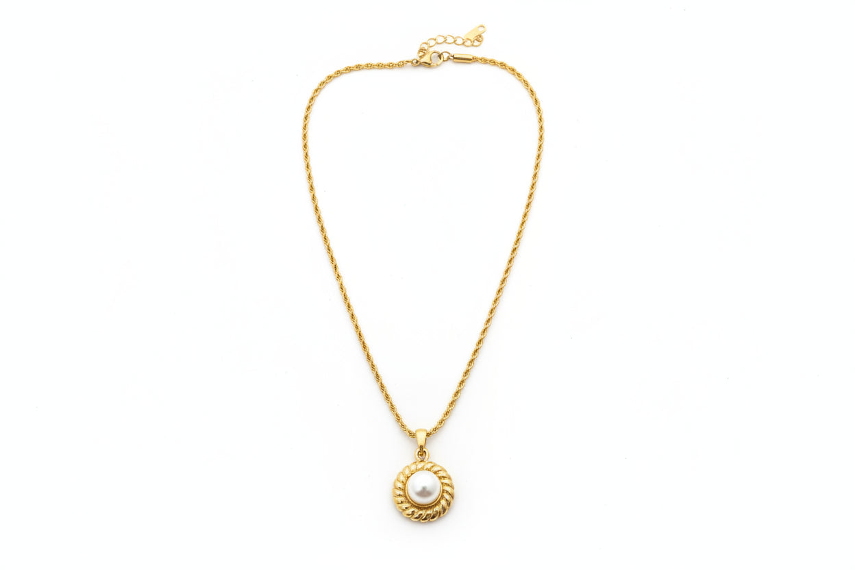Gold Pearl Pendant Necklace