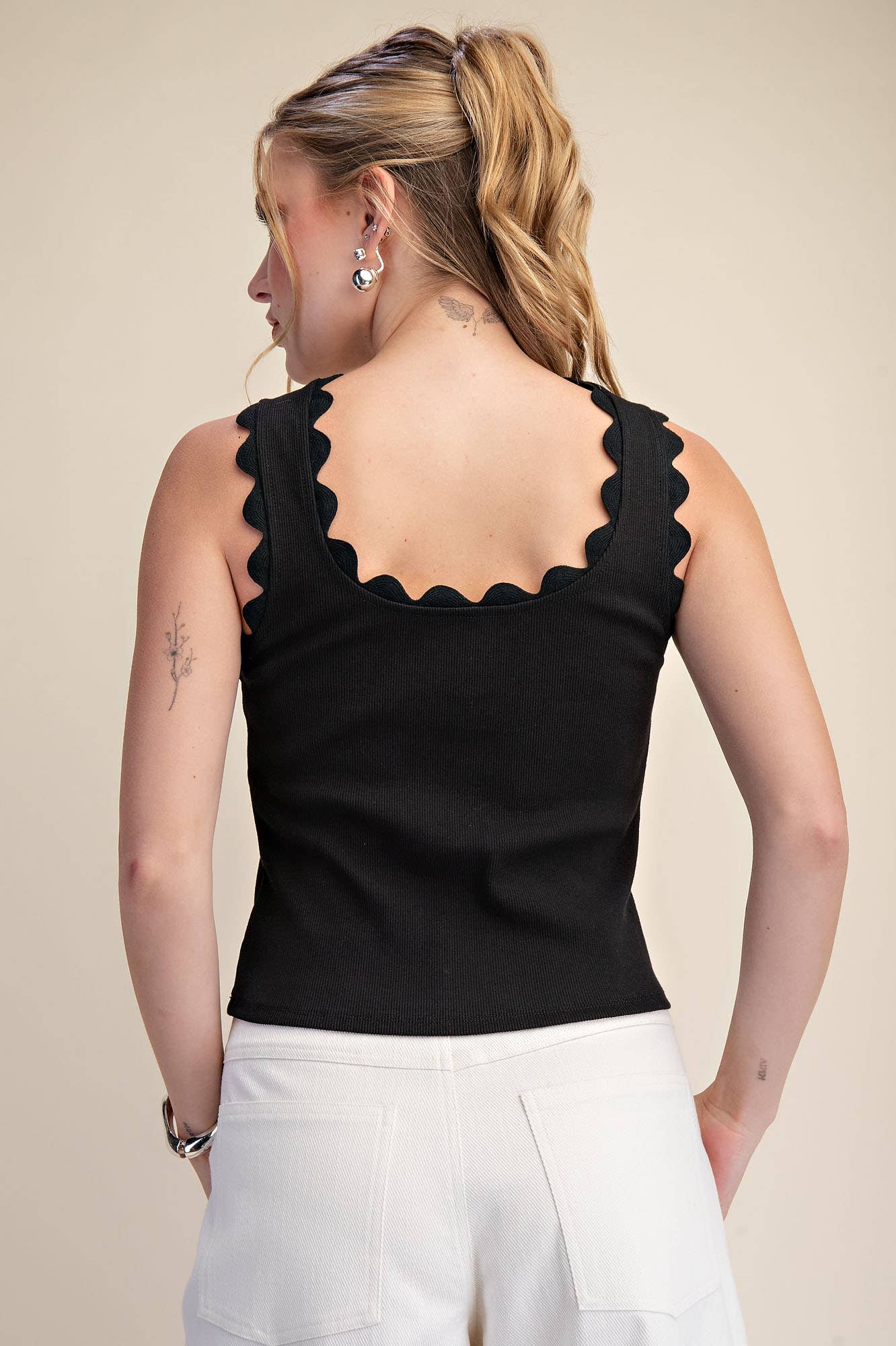 Black Scallop Wave Sleeveless