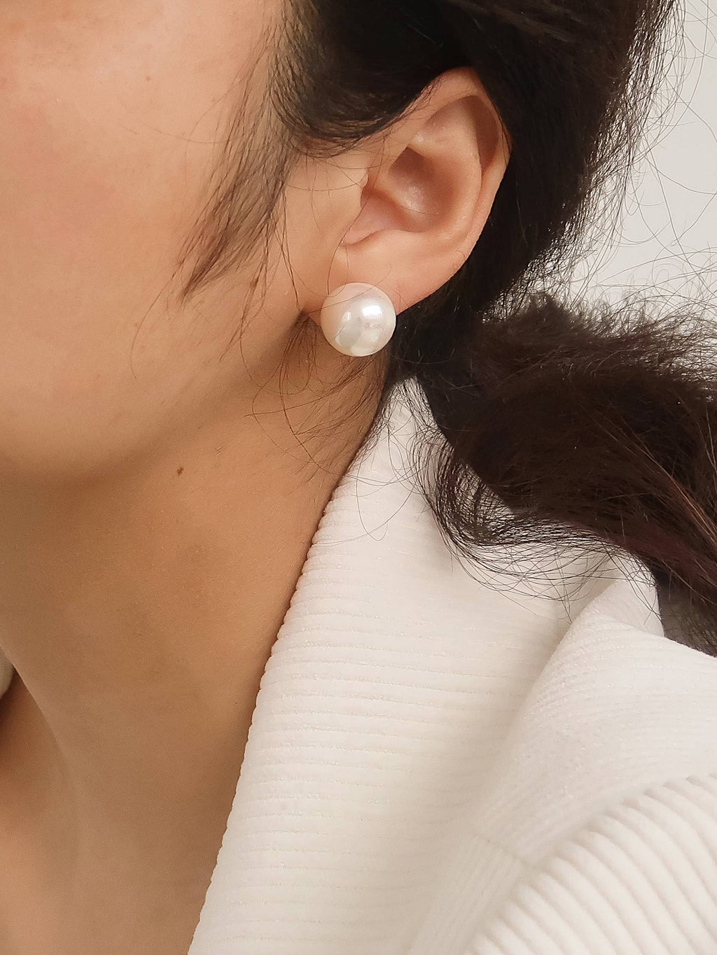 Amrae 18K Gold Non-Tarnish Classic Pearl Stud Earrings: Yellow Gold