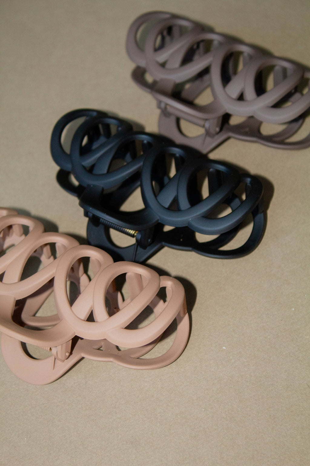 Tan Matte Looped Claw Clip